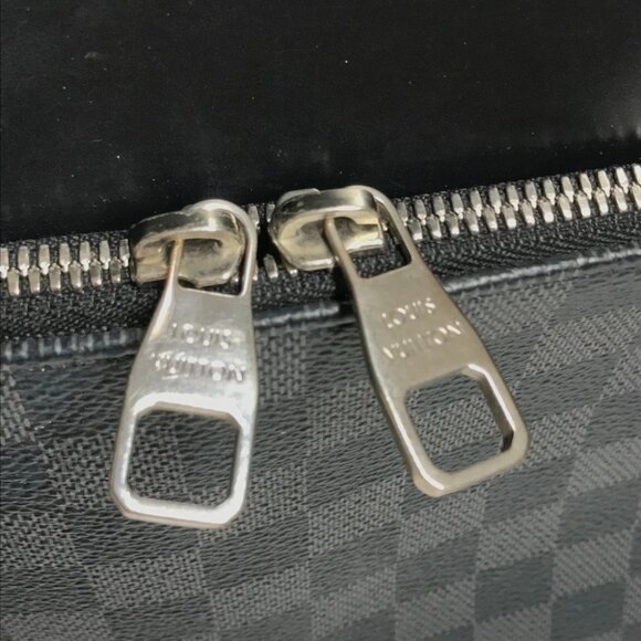 LOUIS VUITTON N41408 Damier Graphite Dayton PM Dayton PM Crossbody Shoulder Bag - Picture 15 of 16